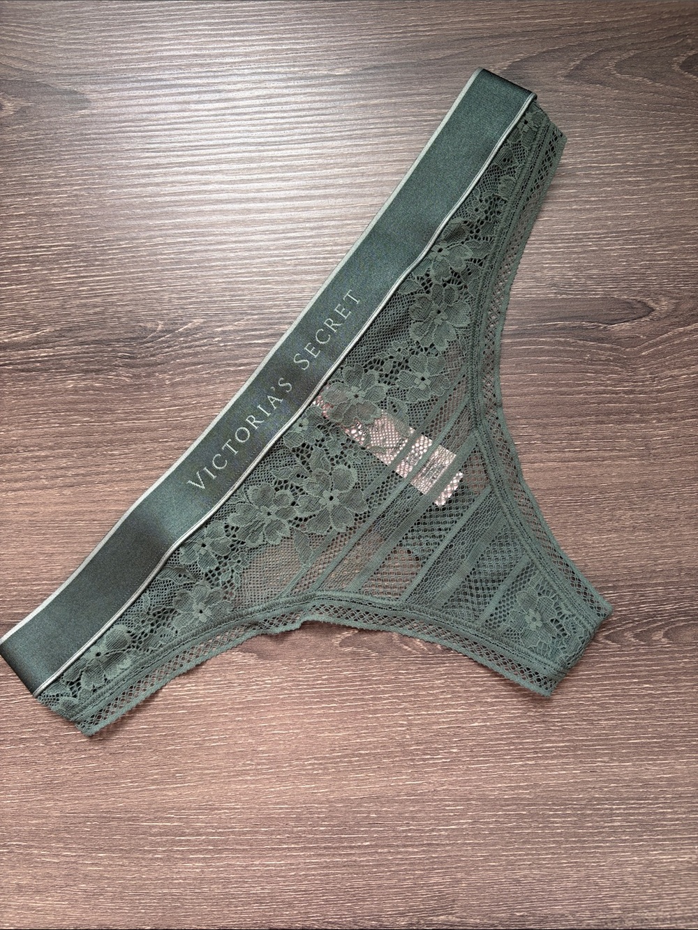 2024 ❤️$8 NWT Victoria's Secret Thong Size Medium